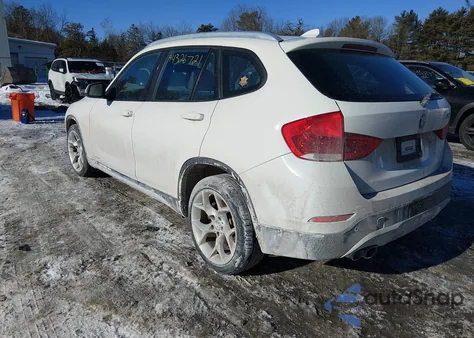 2015 BMW X1 xDrive35I z USA, uszkodzony, nr VIN WBAVM5C52FVV95232